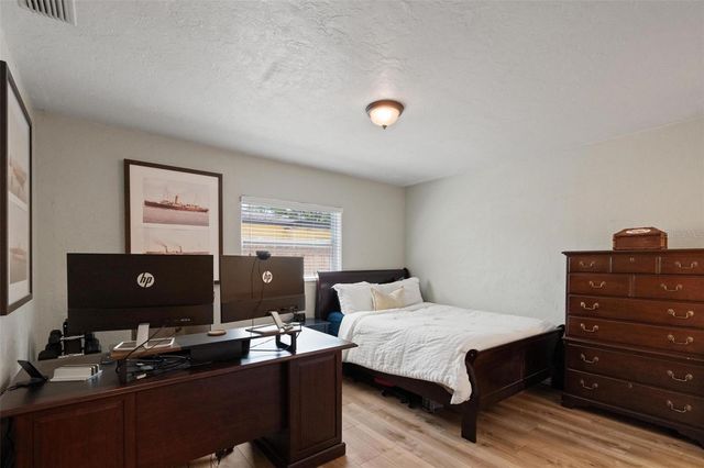 2798 67TH STREET N, St Petersburg, FL 33710