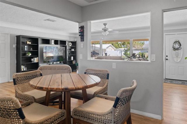 2798 67TH STREET N, St Petersburg, FL 33710