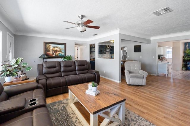 2798 67TH STREET N, St Petersburg, FL 33710