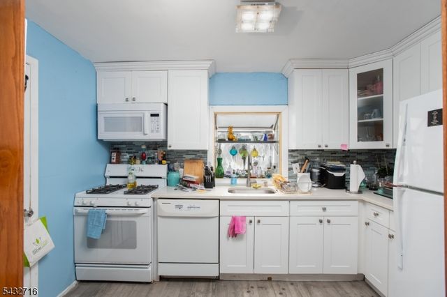 44 Elm St, Franklin Twp., NJ 08873