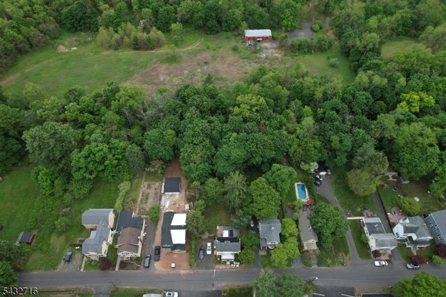 44 Elm St, Franklin Twp., NJ 08873