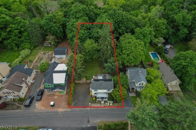 44 Elm St, Franklin Twp., NJ 08873