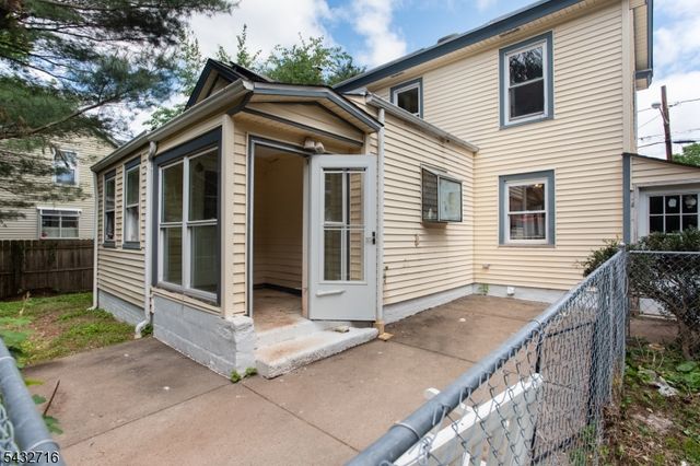 44 Elm St, Franklin Twp., NJ 08873