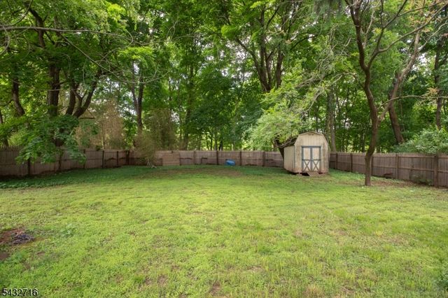 44 Elm St, Franklin Twp., NJ 08873