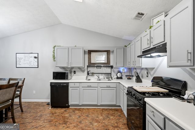 102 TURNING PT, Stockbridge, GA 30281