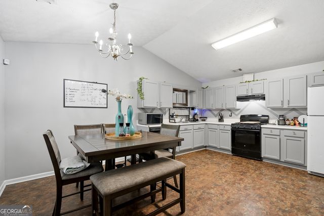 102 TURNING PT, Stockbridge, GA 30281