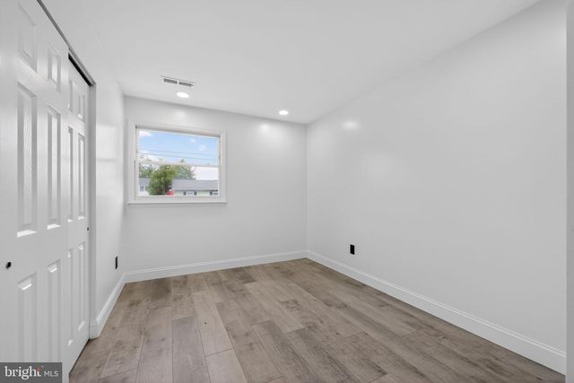 27 GIRARD AVE, Sicklerville, NJ 08081
