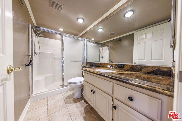 7721 Atron Avenue, West Hills (los Angeles), CA 91304