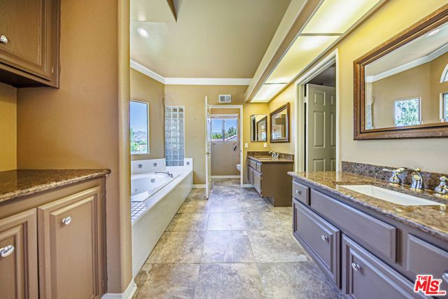 7721 Atron Avenue, West Hills (los Angeles), CA 91304