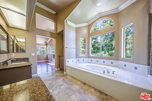 7721 Atron Avenue, West Hills (los Angeles), CA 91304