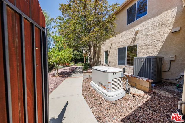 7721 Atron Avenue, West Hills (los Angeles), CA 91304