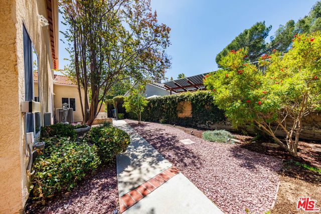 7721 Atron Avenue, West Hills (los Angeles), CA 91304