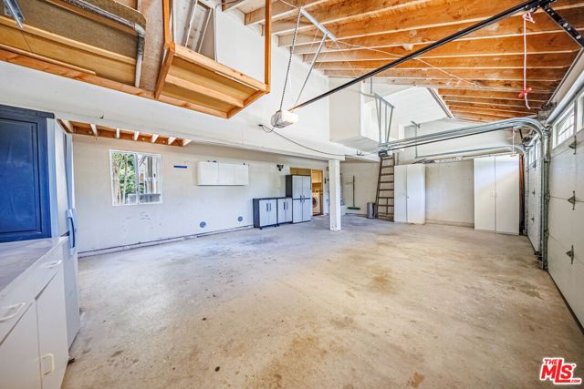 7721 Atron Avenue, West Hills (los Angeles), CA 91304
