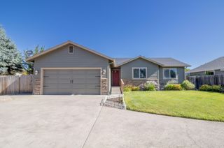 2124 SW Garden Valley Way, Grants Pass, OR 97526