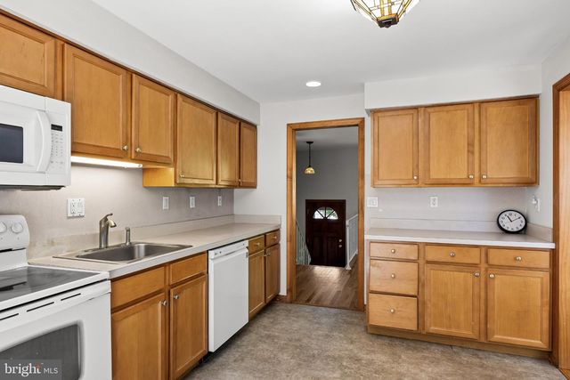 319 BRENTWOOD AVE, Cherry Hill, NJ 08002
