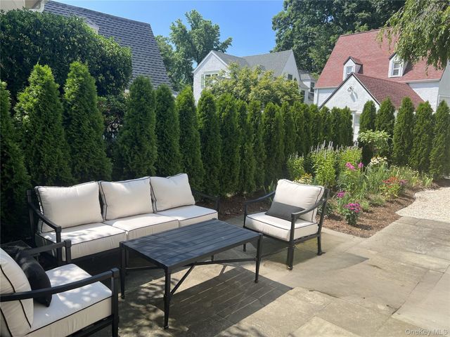 1114 Washington Avenue, Pelham, NY 10803