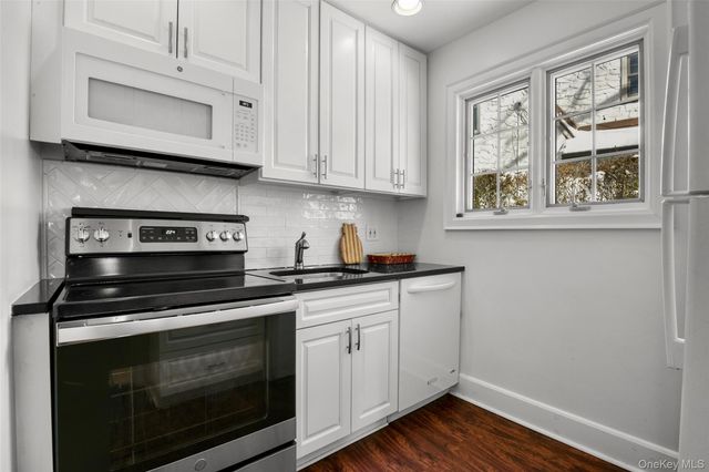 1114 Washington Avenue, Pelham, NY 10803