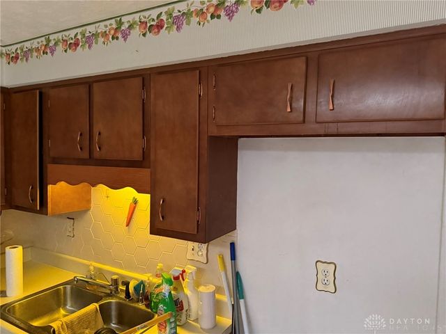 432 Scarborough Court, New Lebanon, OH 45345