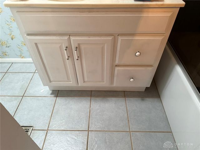 432 Scarborough Court, New Lebanon, OH 45345