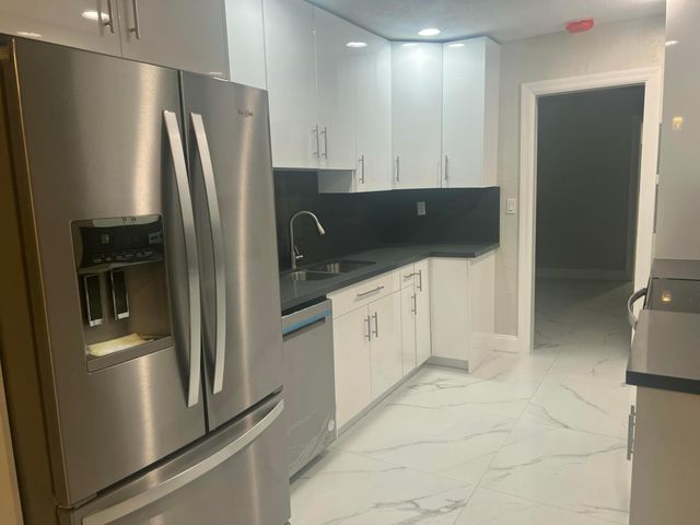 4680 NW 39th Street, Lauderdale Lakes, FL 33319