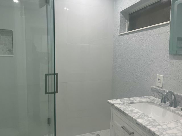 4680 NW 39th Street, Lauderdale Lakes, FL 33319