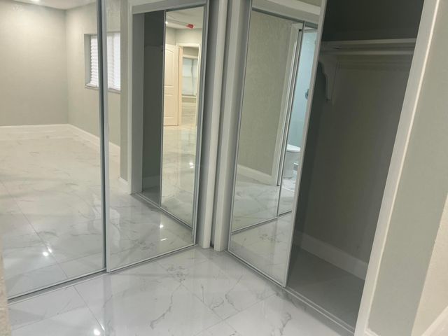 4680 NW 39th Street, Lauderdale Lakes, FL 33319