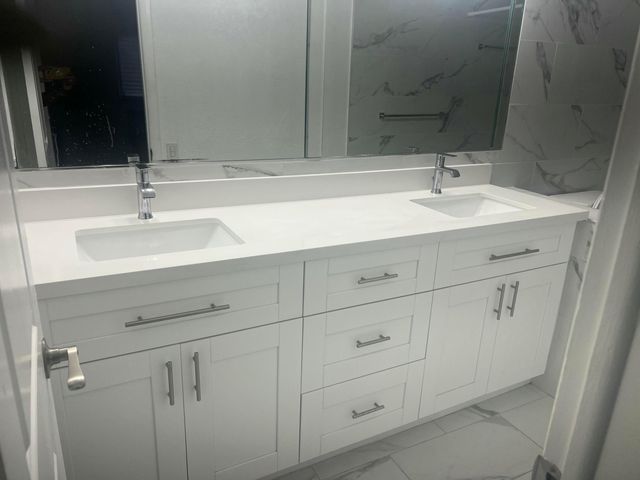 4680 NW 39th Street, Lauderdale Lakes, FL 33319