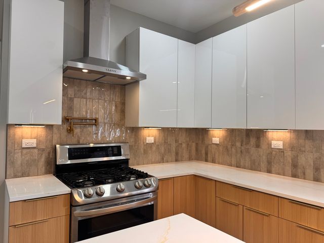 2430 S 57th Avenue, Cicero, IL 60804