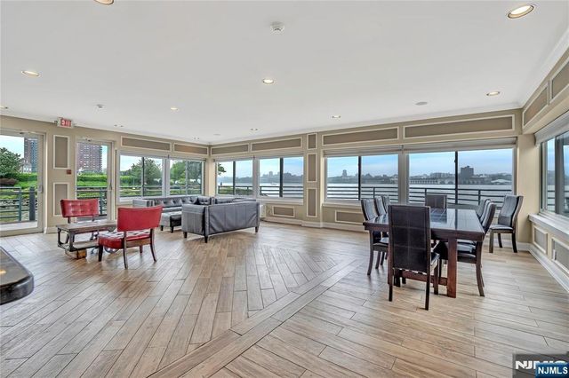 200 Grand Cove Way 5N, Edgewater, NJ 07020