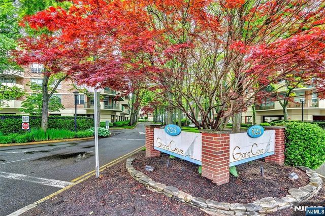 200 Grand Cove Way 5N, Edgewater, NJ 07020