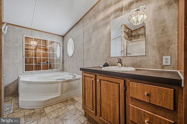 738 CLEAVER FARMS RD, Middletown, DE 19709