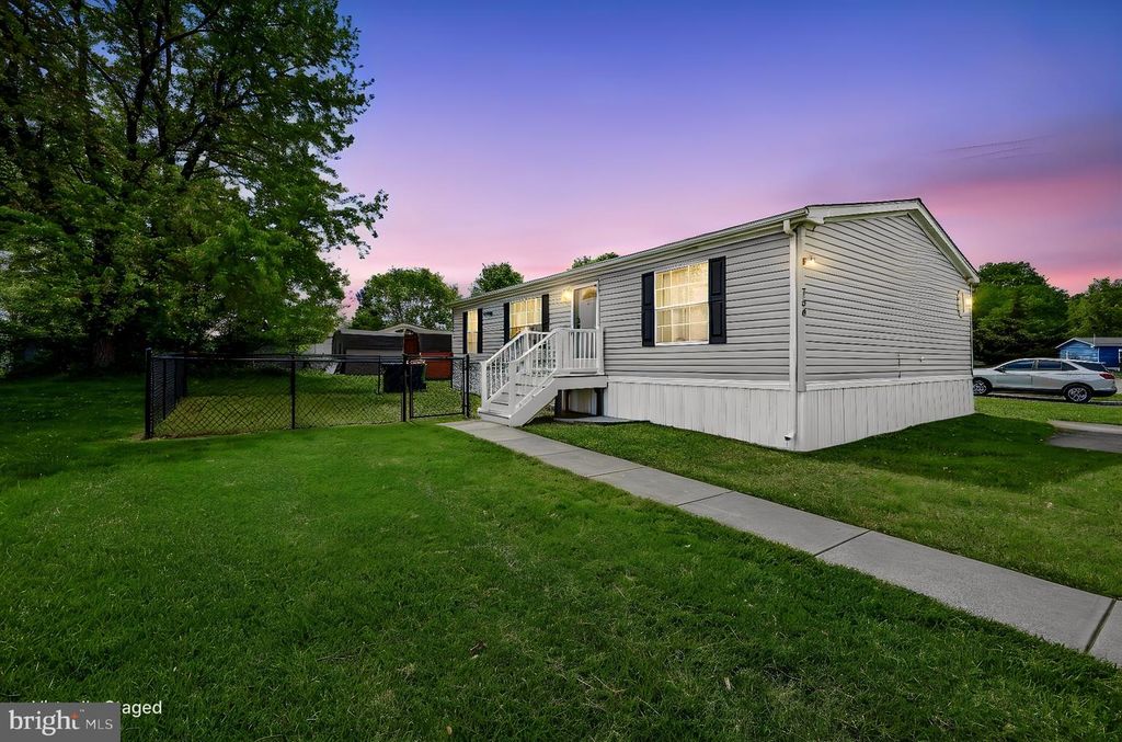 738 CLEAVER FARMS RD, Middletown, DE 19709
