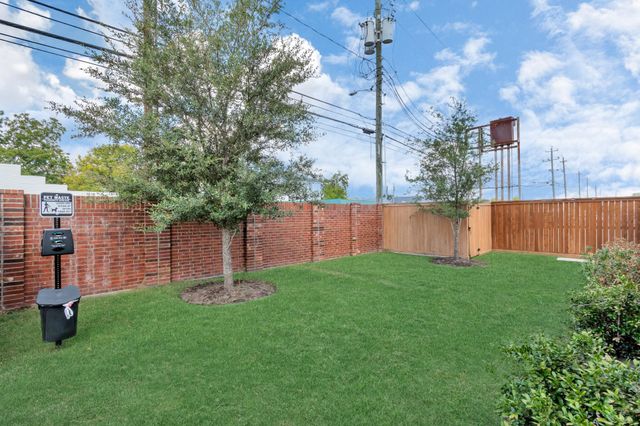 726 Strawberry Pines Court, Houston, TX 77009