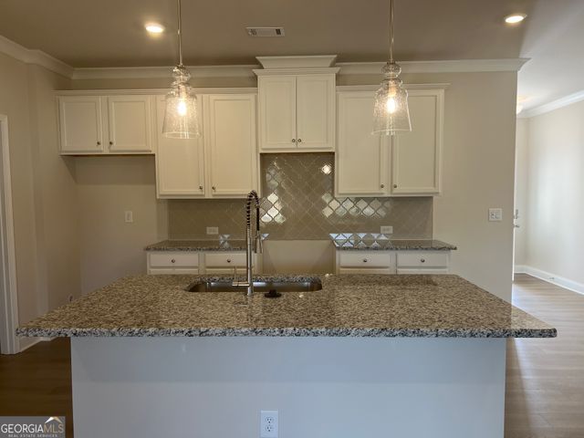 3557 Iron Hearth Bend 109C, Snellville, GA 30039