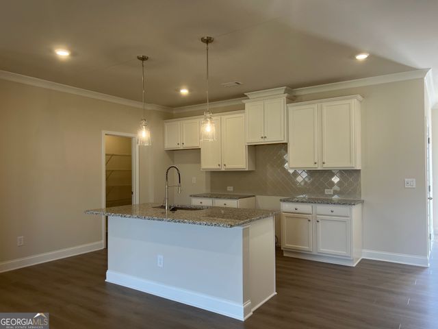 3557 Iron Hearth Bend 109C, Snellville, GA 30039