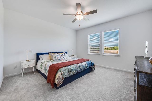 205 Makinaw RD, Hutto, TX 78634