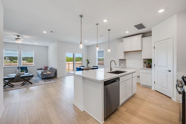 205 Makinaw RD, Hutto, TX 78634