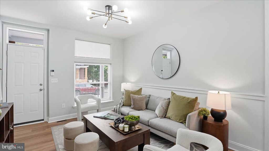 Image 5 of property listing at 502 N ROBINSON ST, Baltimore, MD 21205