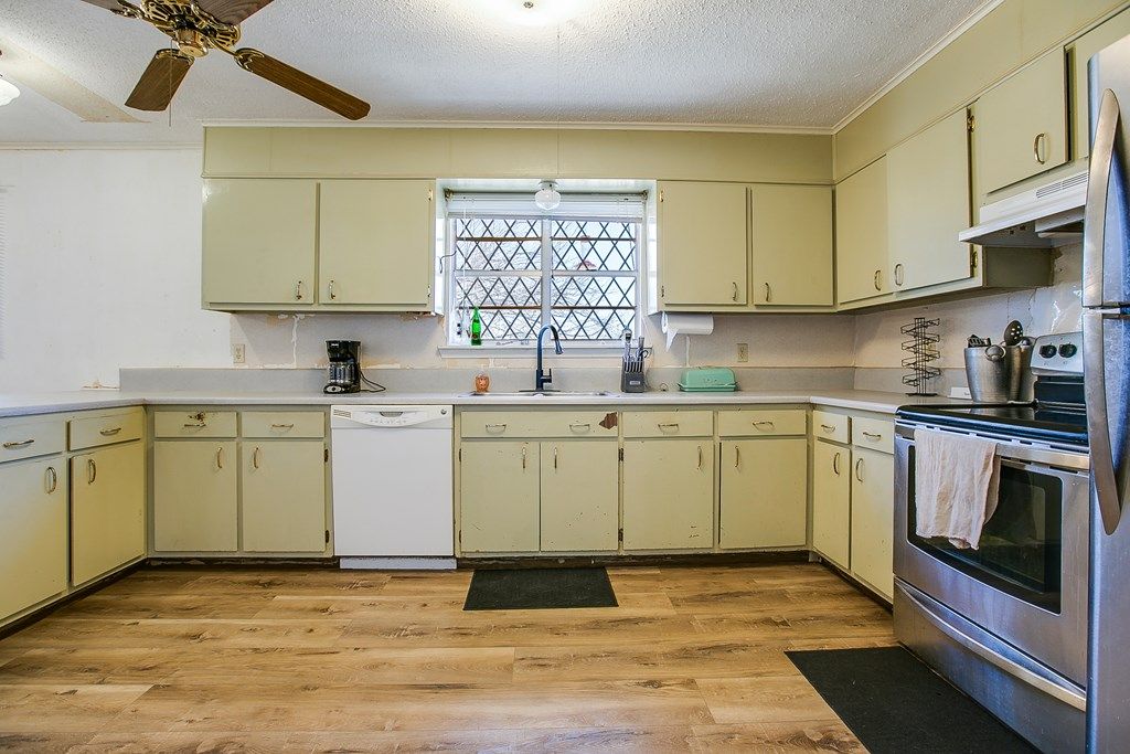 Image 14 of property listing at 7685 Gardenia Ave, San Angelo, TX 76901