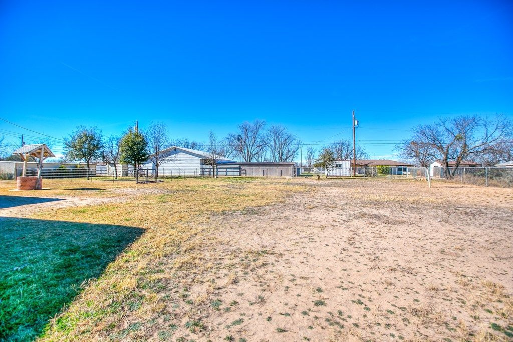 Image 27 of property listing at 7685 Gardenia Ave, San Angelo, TX 76901