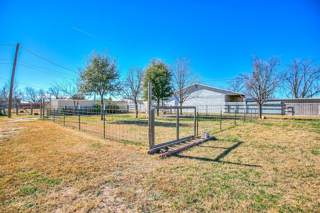 Image 29 of property listing at 7685 Gardenia Ave, San Angelo, TX 76901