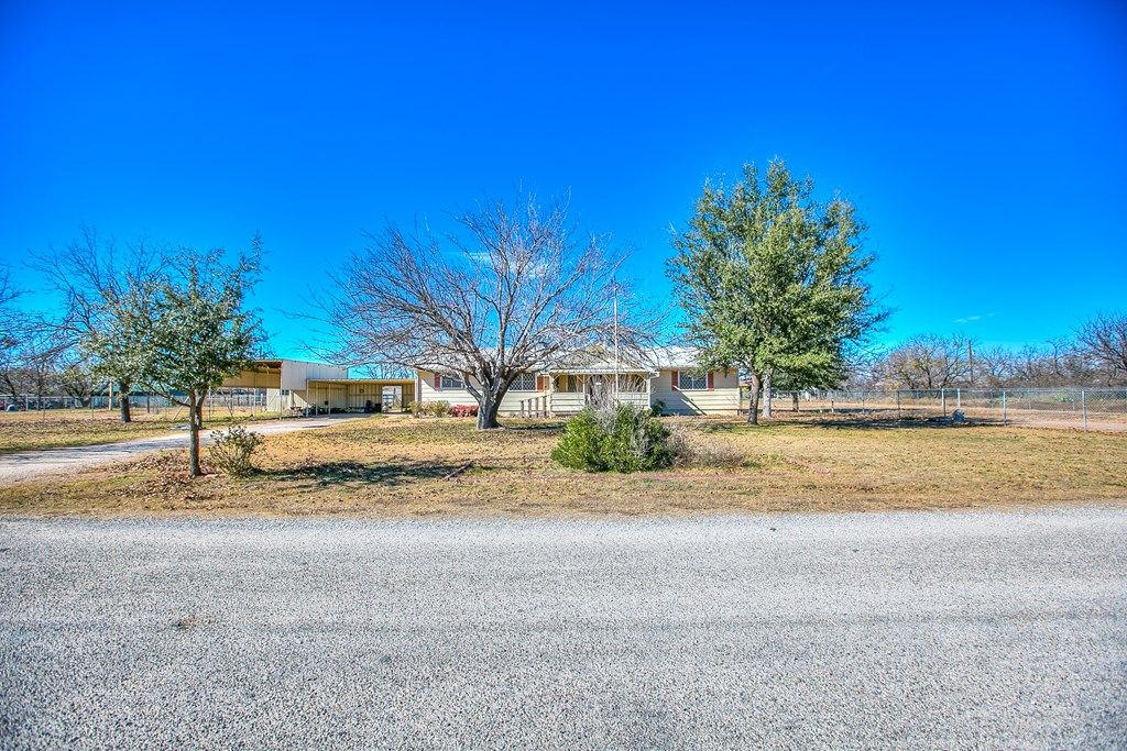 Image 3 of property listing at 7685 Gardenia Ave, San Angelo, TX 76901