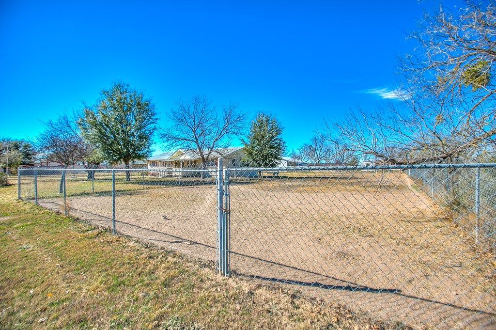 Image 6 of property listing at 7685 Gardenia Ave, San Angelo, TX 76901