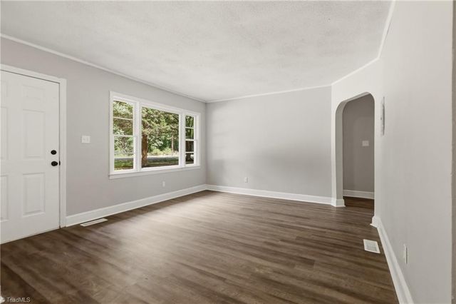 109 Pratt Road, Kernersville, NC 27284
