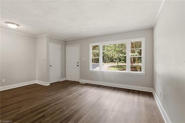 109 Pratt Road, Kernersville, NC 27284