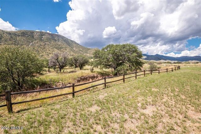 10449 S STONE RIDGE Road, Hereford, AZ 85615