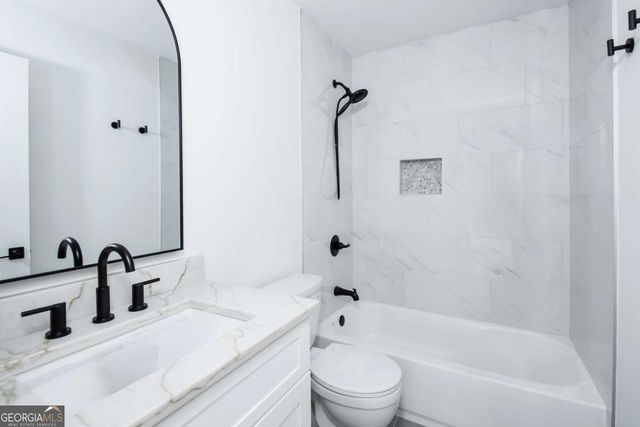 2227 Stone Drive SW, Lilburn, GA 30047