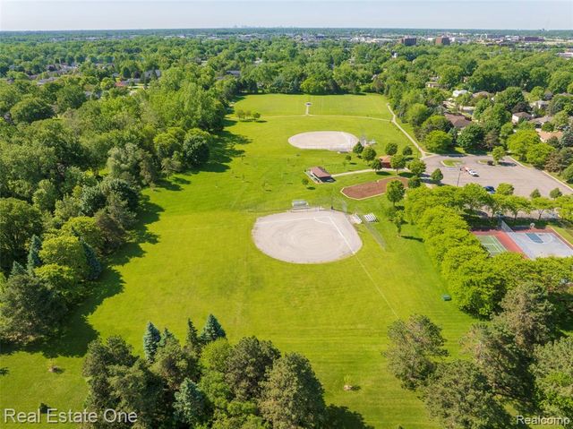 2202 Prescott Drive, Troy, MI 48083