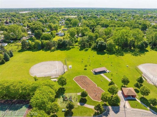2202 Prescott Drive, Troy, MI 48083