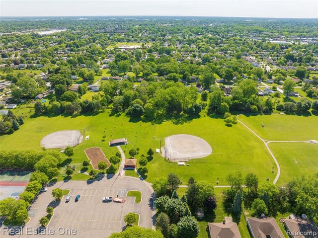 2202 Prescott Drive, Troy, MI 48083